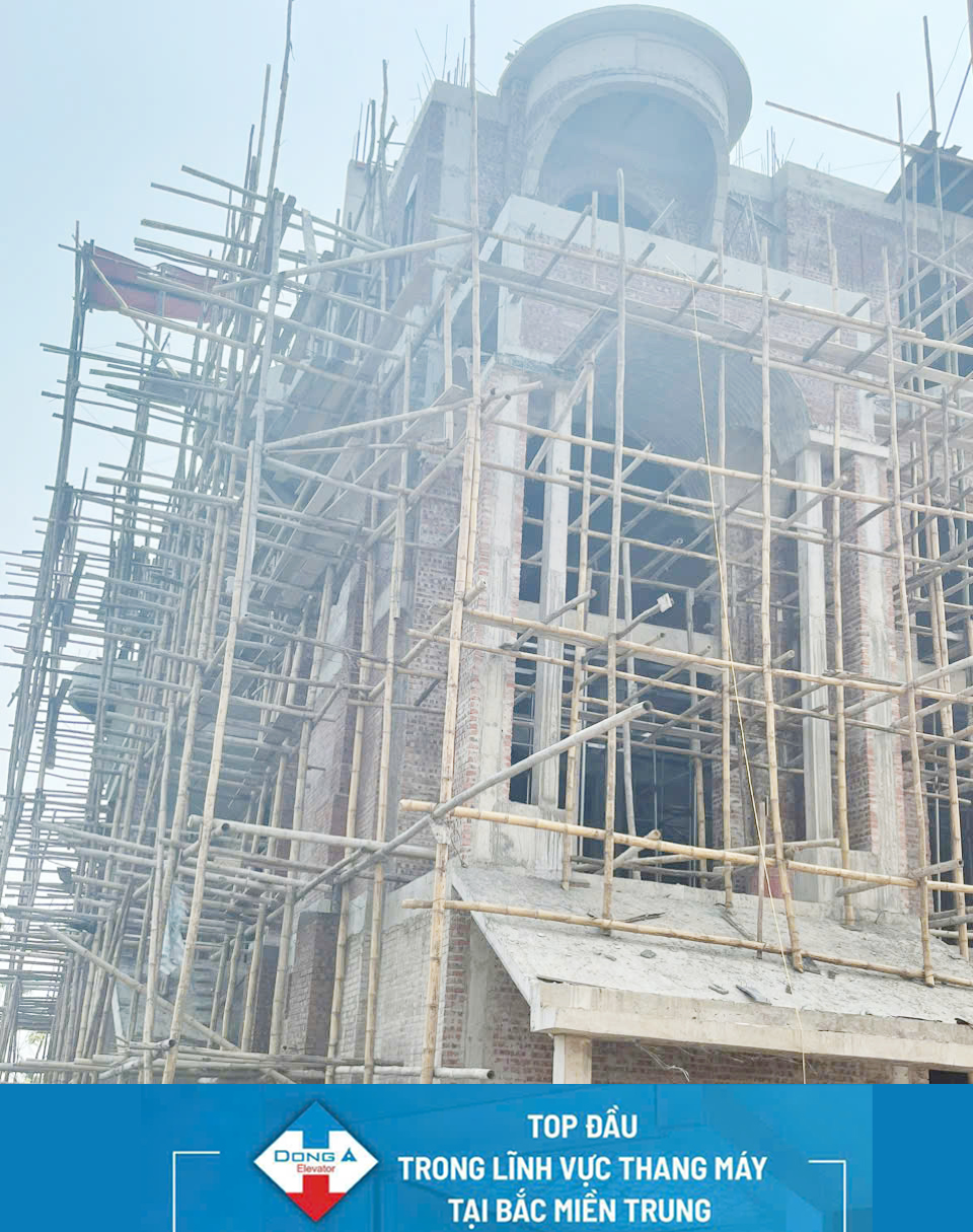 Thi công thang máy lồng kính biệt thự